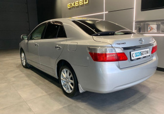 Подержанный автомобиль Toyota Premio 2007 года (7 фото)