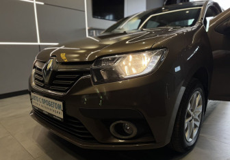 Подержанный автомобиль Renault Logan Sedan 2018 года (18 фото)