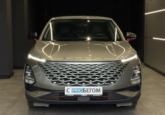 Подержанный автомобиль Omoda C5 2022 года (3 фото)