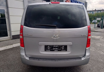 Подержанный автомобиль Hyundai H-1 2020 года (9 фото)