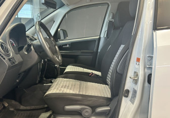 Подержанный автомобиль Suzuki SX4 Hatchback 2010 года (9 фото)
