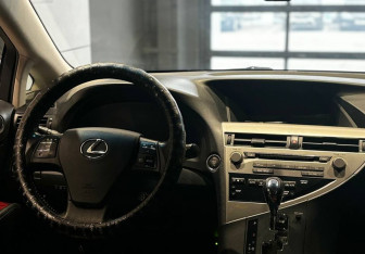 Подержанный автомобиль Lexus RX 2011 года (14 фото)