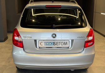Подержанный автомобиль Skoda Fabia Wagon 2013 года (6 фото)
