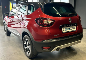 Подержанный автомобиль Renault Kaptur 2020 года (7 фото)