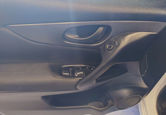 Подержанный автомобиль Nissan Qashqai 2015 года (15 фото)