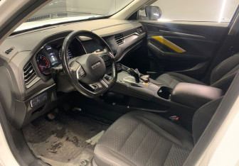 Подержанный автомобиль Haval F7x 2020 года (15 фото)