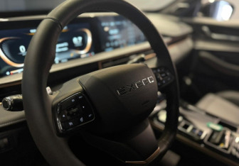 Подержанный автомобиль Exeed LX 2024 года (8 фото)