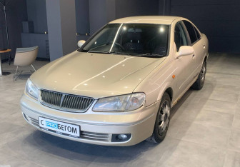 Подержанный автомобиль Nissan Sunny Sedan 2001 года (4 фото)