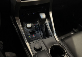 Подержанный автомобиль Lexus NX 2015 года (12 фото)