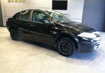 Подержанный автомобиль Renault Megane Sedan 2008 года (9 фото)