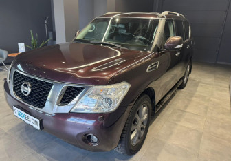 Подержанный автомобиль Nissan Patrol 2011 года (2 фото)