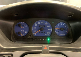 Подержанный автомобиль Toyota Cami 2000 года (13 фото)