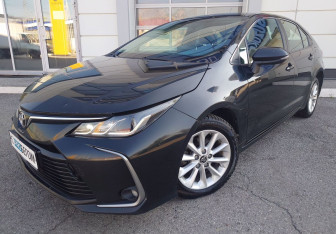 Подержанный автомобиль Toyota Corolla Sedan 2019 года (2 фото)