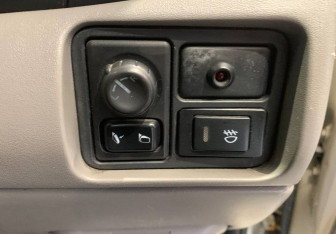 Подержанный автомобиль Nissan Sunny Sedan 2001 года (10 фото)