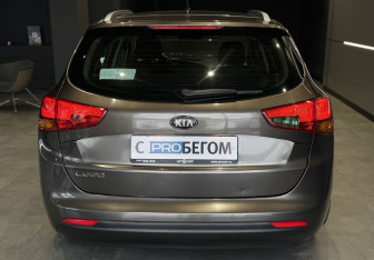 Подержанный автомобиль Kia Ceed Wagon 2013 года (6 фото)