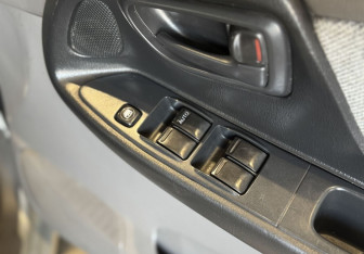 Подержанный автомобиль Subaru Impreza Wagon 2001 года (10 фото)