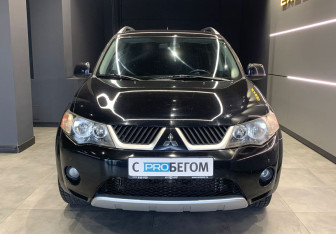 Подержанный автомобиль Mitsubishi Outlander 2008 года (3 фото)