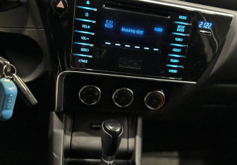 Подержанный автомобиль Toyota Corolla Sedan 2016 года (12 фото)