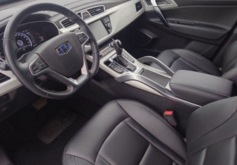 Подержанный автомобиль Geely Atlas 2021 года (16 фото)