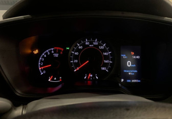 Подержанный автомобиль Toyota Corolla Wagon 2019 года (12 фото)