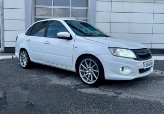 Подержанный автомобиль LADA (ВАЗ) Granta Sedan 2017 года (3 фото)