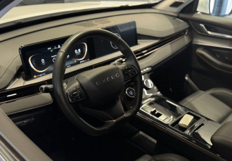 Подержанный автомобиль Exeed LX 2023 года (9 фото)