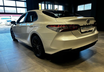 Подержанный автомобиль Toyota Camry Sedan 2018 года (6 фото)
