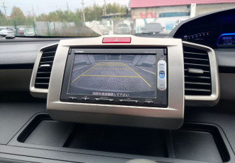 Подержанный автомобиль Honda Freed 2014 года (16 фото)