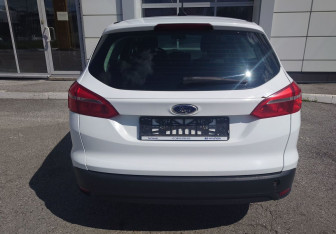 Подержанный автомобиль Ford Focus Wagon 2017 года (7 фото)