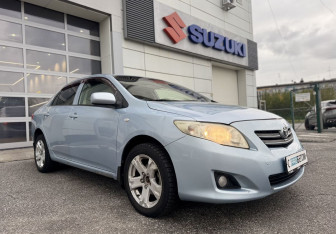 Подержанный автомобиль Toyota Corolla Sedan 2007 года (4 фото)