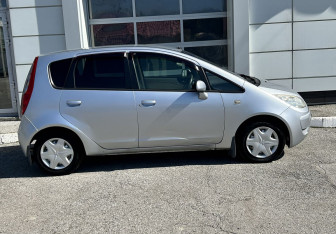 Подержанный автомобиль Mitsubishi Colt Hatchback 2010 года (6 фото)