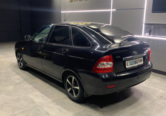 Подержанный автомобиль LADA (ВАЗ) Priora Hatchback 2010 года (5 фото)
