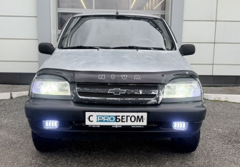 Подержанный автомобиль Chevrolet Niva 2005 года (2 фото)