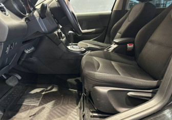 Подержанный автомобиль Peugeot 408 2012 года (8 фото)