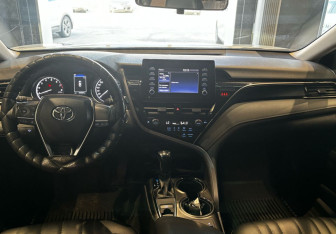 Подержанный автомобиль Toyota Camry Sedan 2021 года (6 фото)