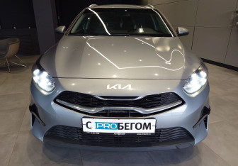 Подержанный автомобиль Kia Ceed Wagon 2021 года (2 фото)