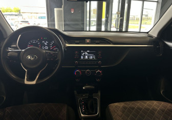 Подержанный автомобиль Kia Rio Sedan 2020 года (14 фото)