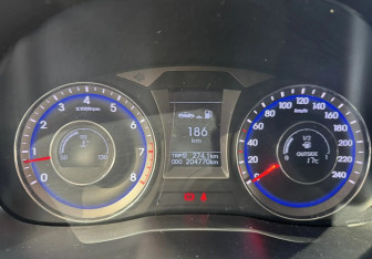 Подержанный автомобиль Hyundai i40 Sedan 2014 года (18 фото)