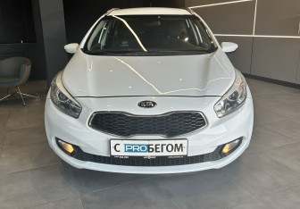 Подержанный автомобиль Kia Ceed Wagon 2013 года (3 фото)