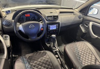Подержанный автомобиль Nissan Terrano 2014 года (9 фото)