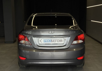 Подержанный автомобиль Hyundai Solaris Sedan 2012 года (6 фото)