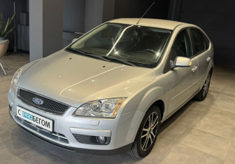 Подержанный автомобиль Ford Focus Hatchback 2007 года (4 фото)