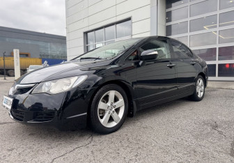 Подержанный автомобиль Honda Civic Sedan 2007 года (2 фото)