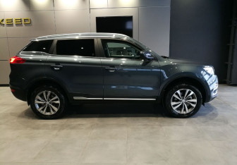 Подержанный автомобиль Geely Atlas 2020 года (4 фото)