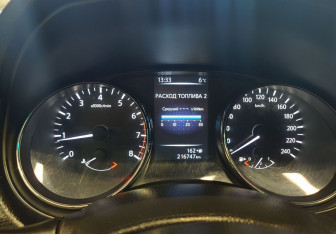Подержанный автомобиль Nissan Qashqai 2015 года (17 фото)