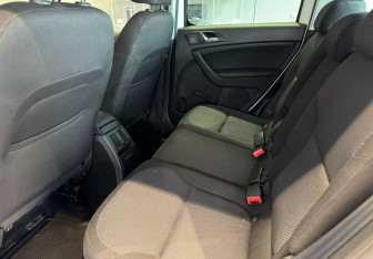 Подержанный автомобиль Skoda Yeti 2017 года (14 фото)