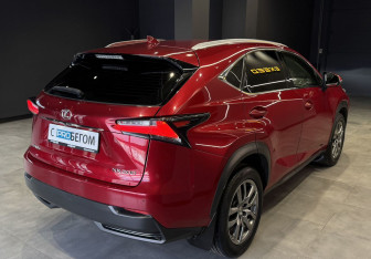 Подержанный автомобиль Lexus NX 2015 года (7 фото)