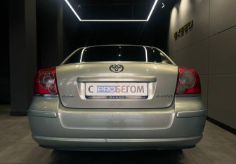 Подержанный автомобиль Toyota Avensis Sedan 2007 года (6 фото)