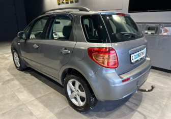 Подержанный автомобиль Suzuki SX4 Hatchback 2007 года (5 фото)