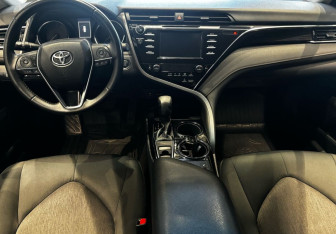 Подержанный автомобиль Toyota Camry Sedan 2018 года (7 фото)